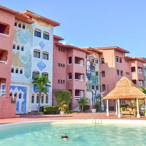 Selina Laguna Zone *** קנקון